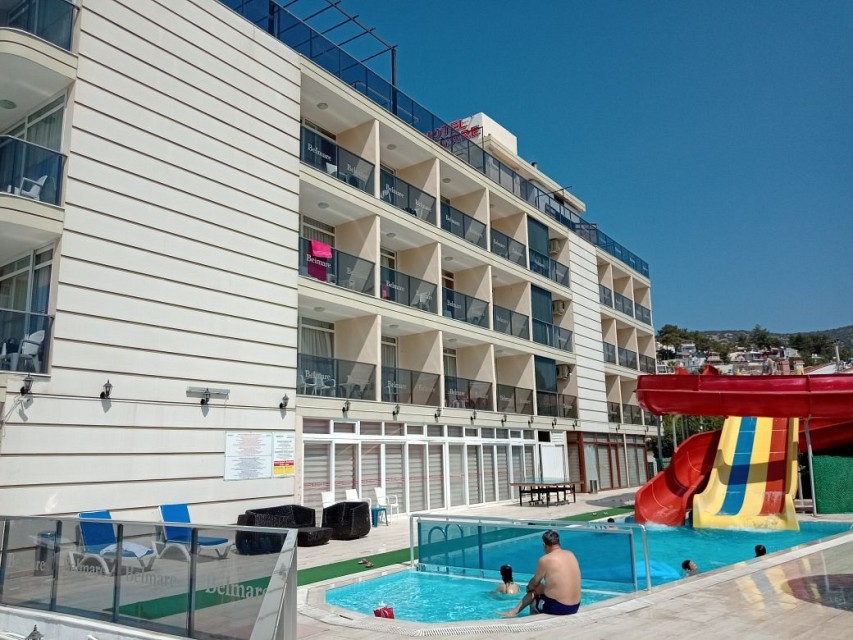 محوطه هتل محوطه هتل