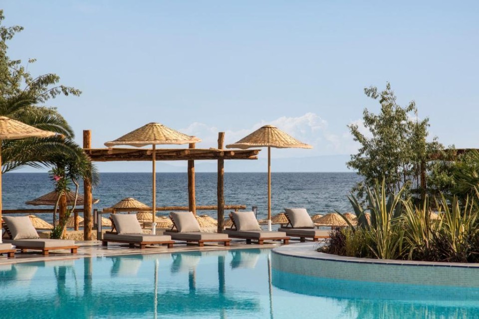 محوطه هتل محوطه هتل