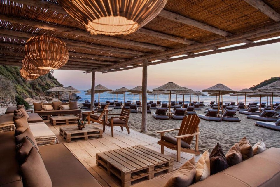 محوطه هتل محوطه هتل