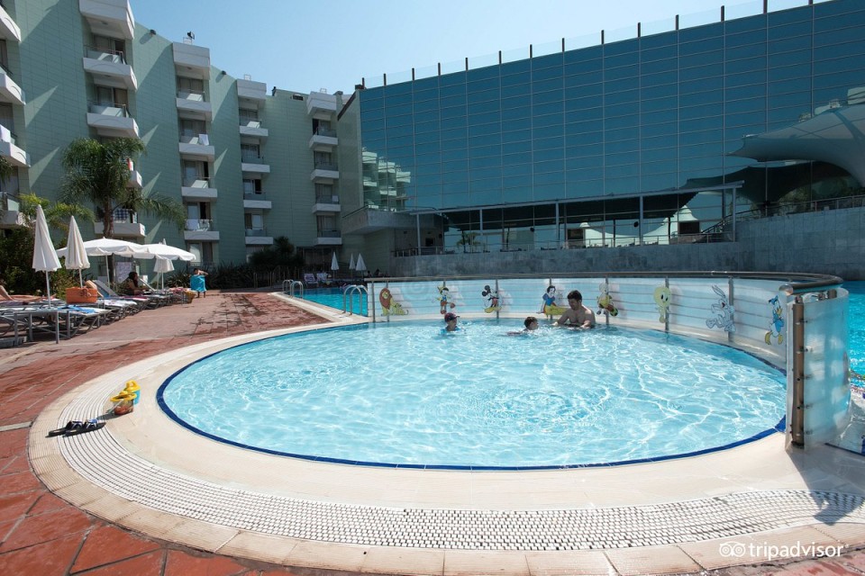 محوطه هتل محوطه هتل