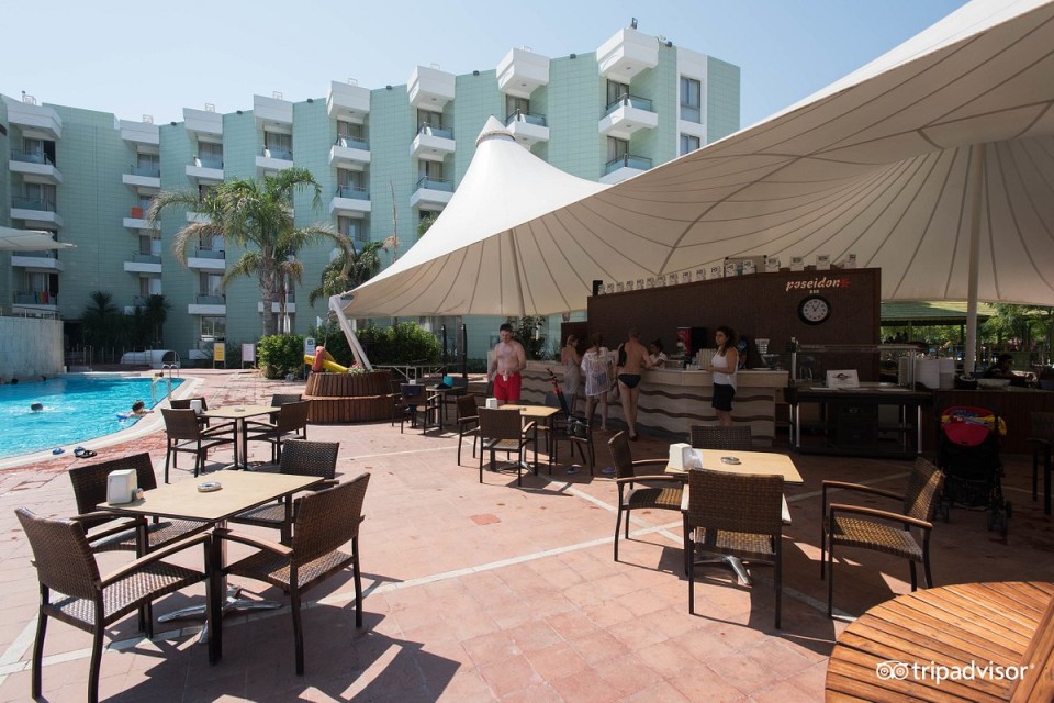 محوطه هتل محوطه هتل