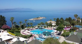 هتل Grand Blue Sky International کوش آداسی