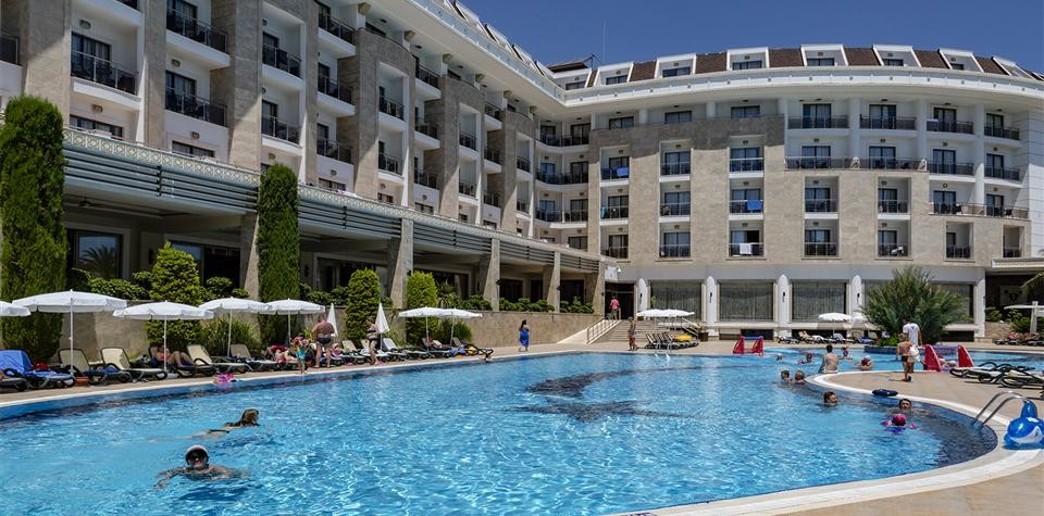 محوطه هتل محوطه هتل