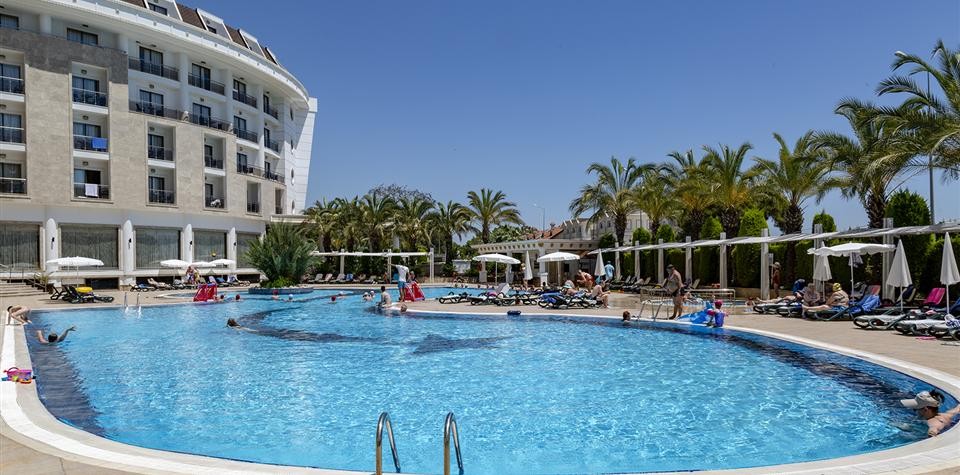 محوطه هتل محوطه هتل