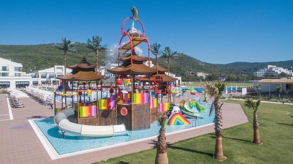 محوطه هتل محوطه هتل