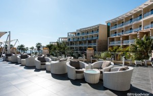 محوطه هتل محوطه هتل