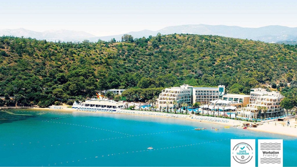 محوطه هتل محوطه هتل