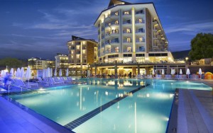 محوطه هتل محوطه هتل