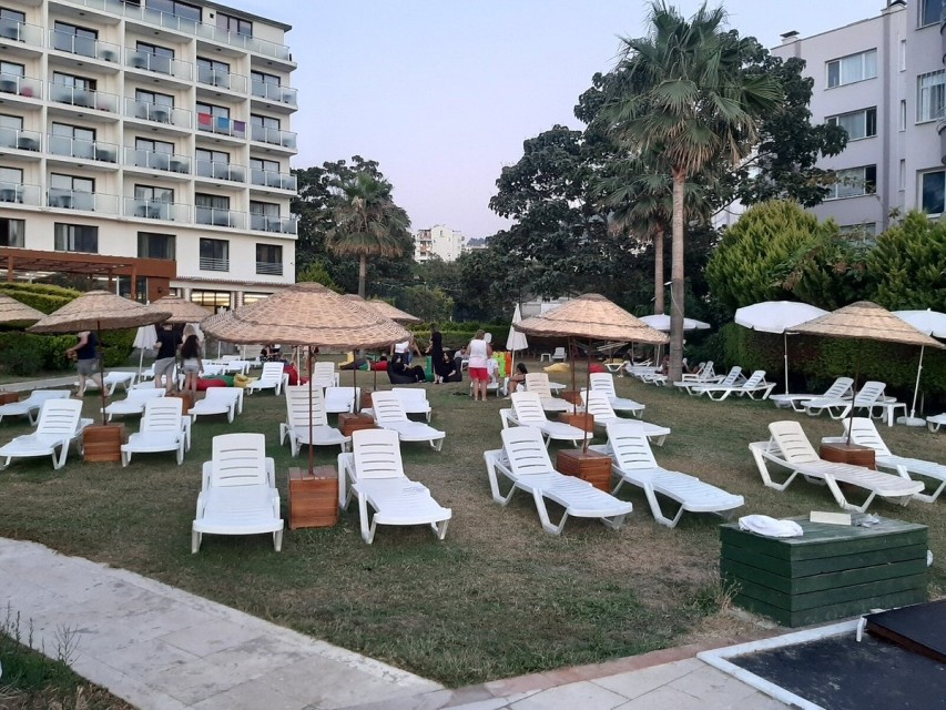 محوطه هتل محوطه هتل