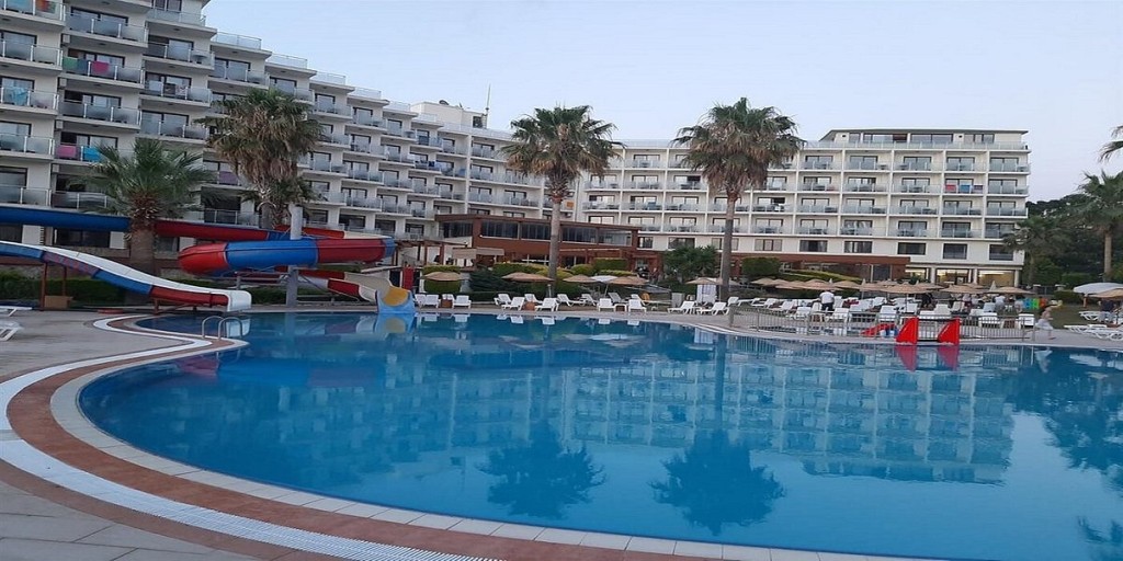 محوطه هتل محوطه هتل