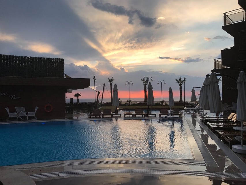 محوطه هتل محوطه هتل