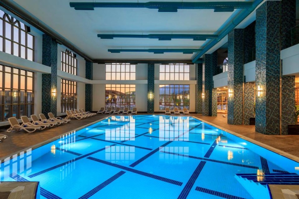 استخر استخر