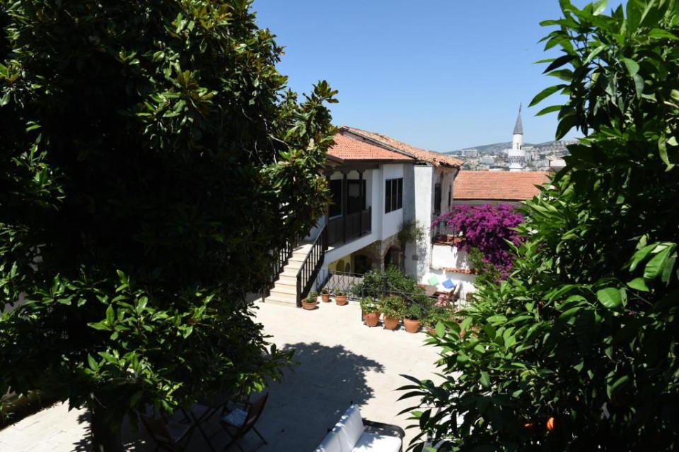 محوطه هتل محوطه هتل