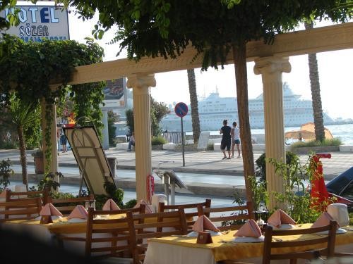 محوطه هتل محوطه هتل