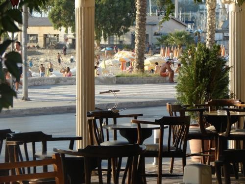 محوطه هتل محوطه هتل