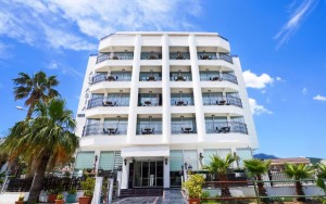 محوطه هتل محوطه هتل