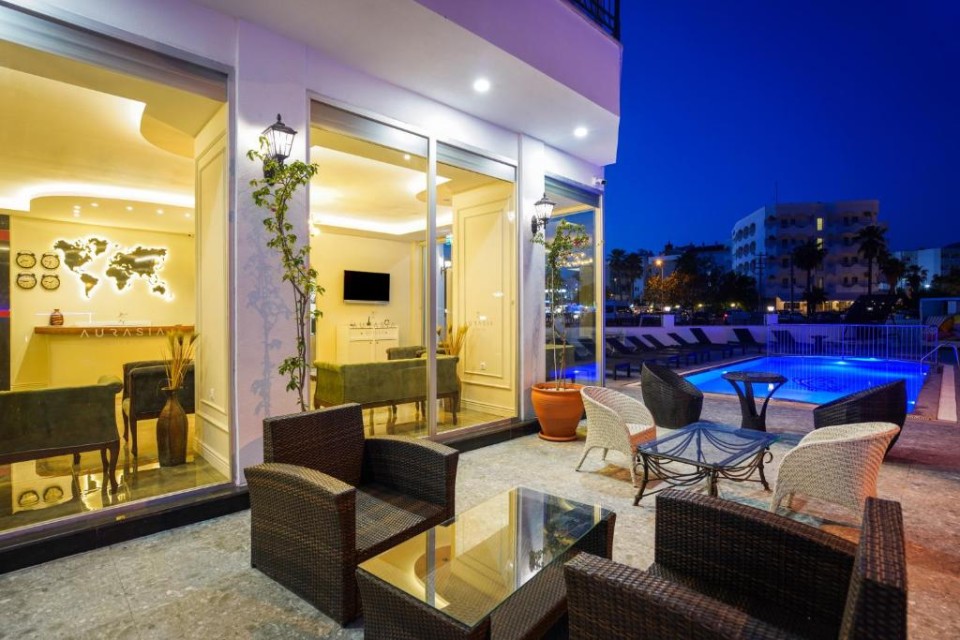 محوطه هتل محوطه هتل