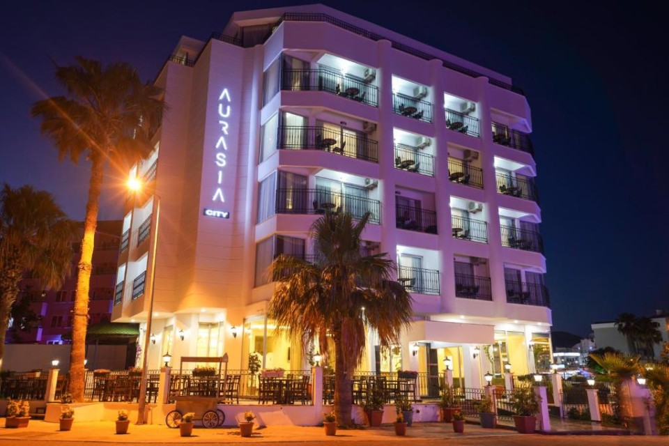 محوطه هتل محوطه هتل