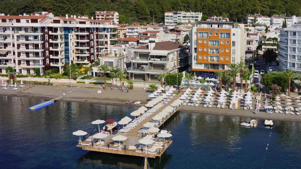 محوطه هتل محوطه هتل