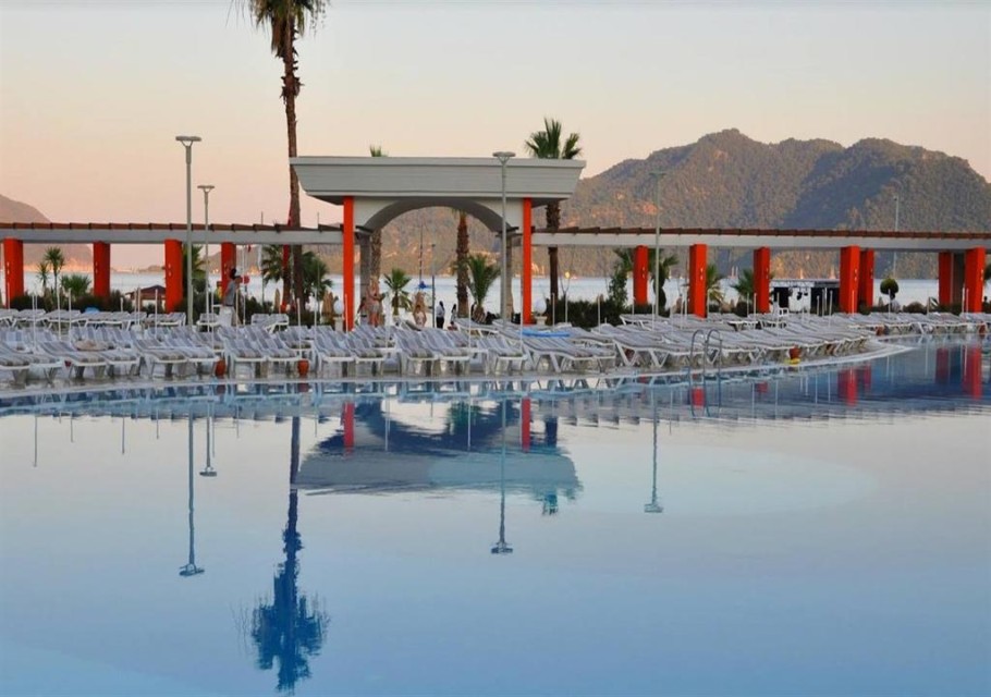 استخر استخر