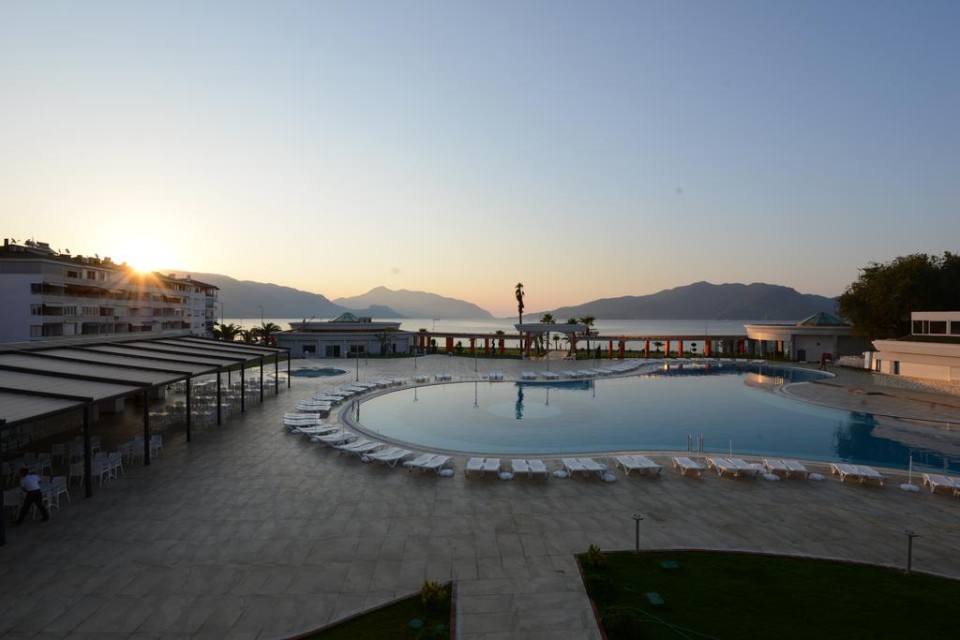 استخر استخر