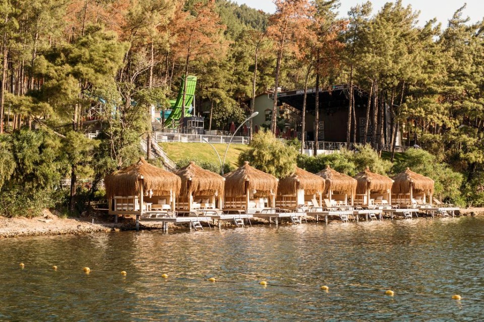 محوطه هتل محوطه هتل