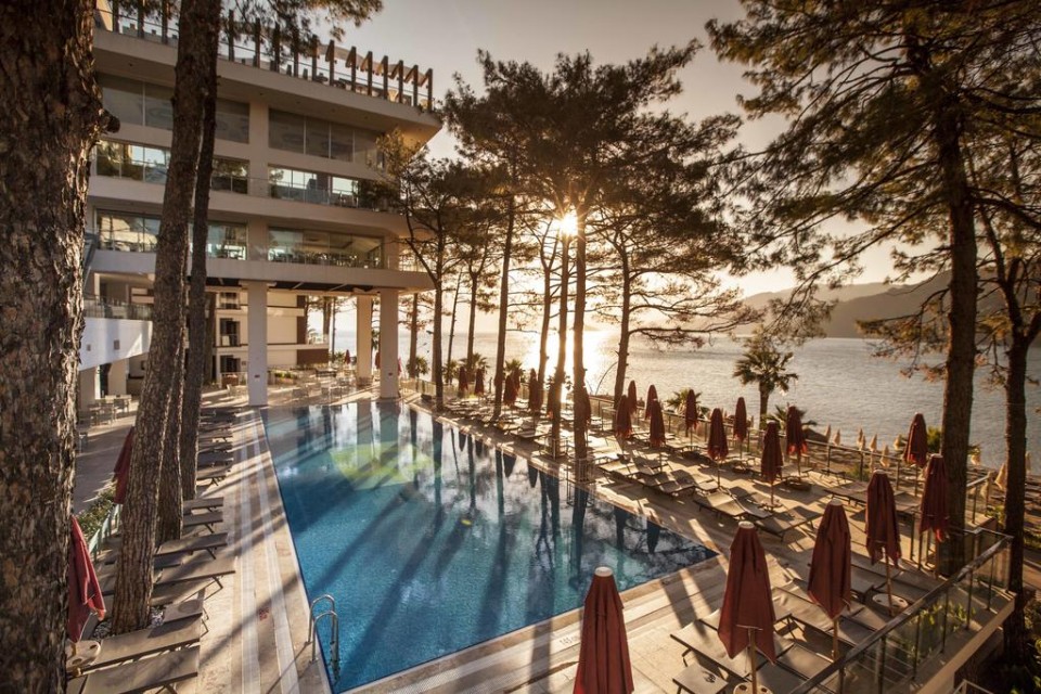 محوطه هتل محوطه هتل