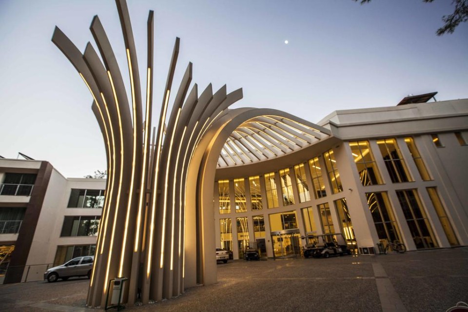 محوطه هتل محوطه هتل