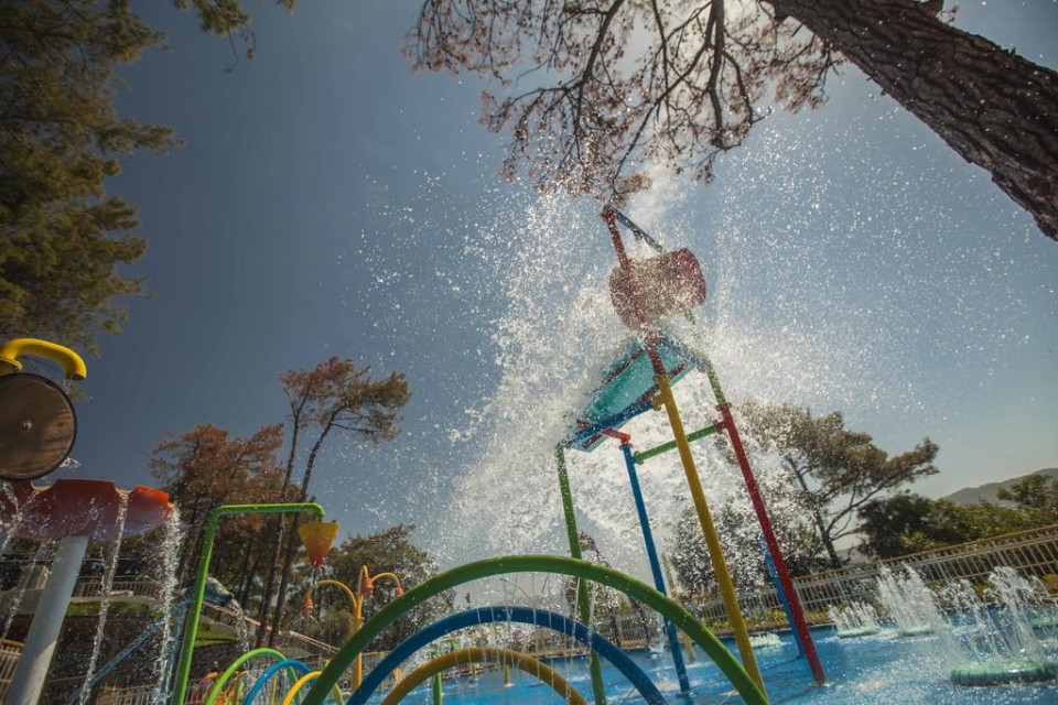 محوطه هتل محوطه هتل