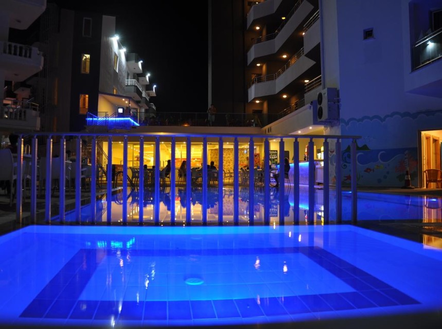 استخر استخر