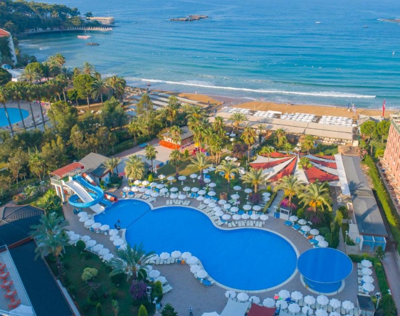 محوطه هتل محوطه هتل