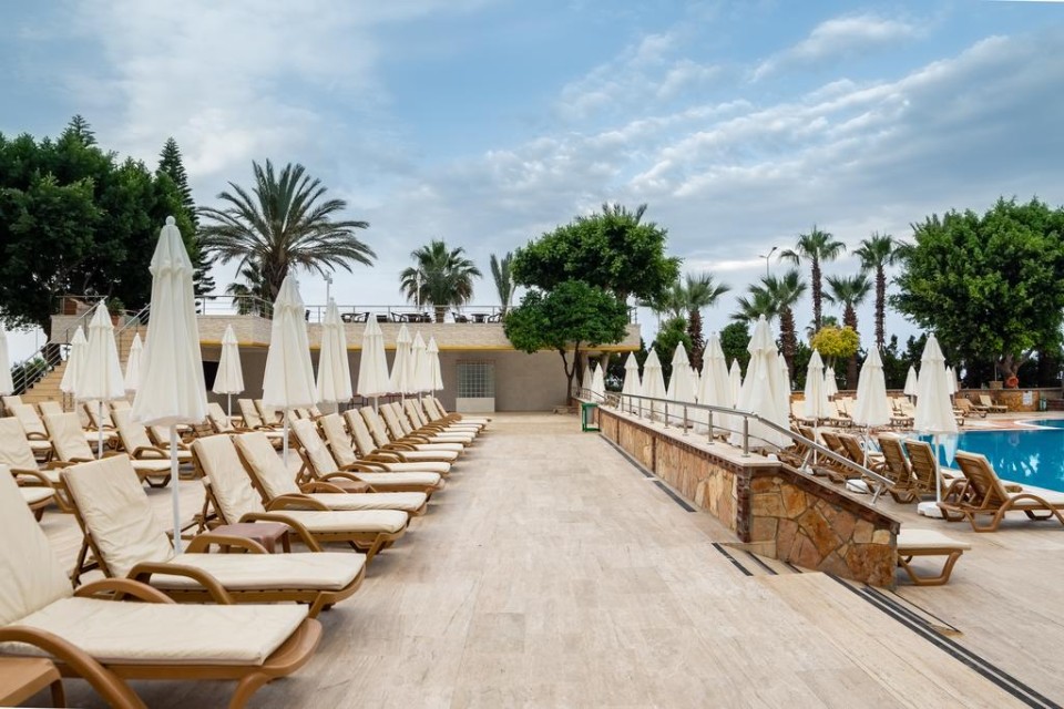 استخر استخر