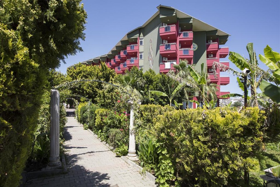 محوطه هتل محوطه هتل