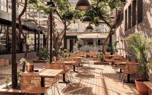 محوطه هتل محوطه هتل