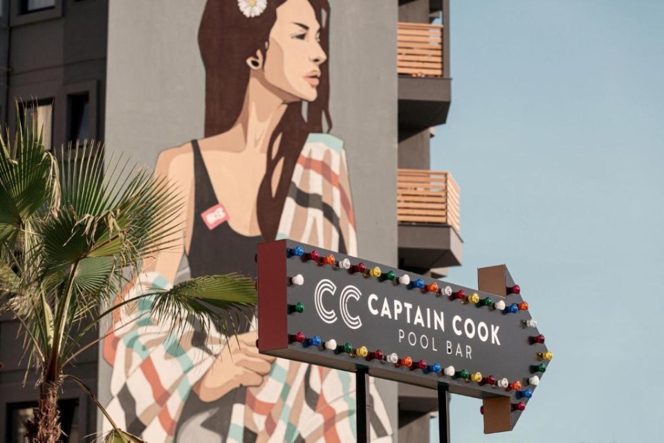 محوطه هتل محوطه هتل