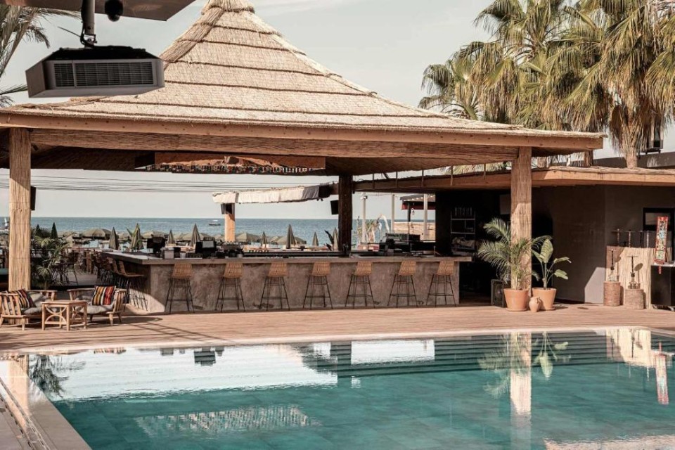 محوطه هتل محوطه هتل