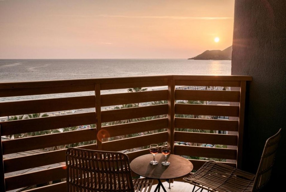 محوطه هتل محوطه هتل