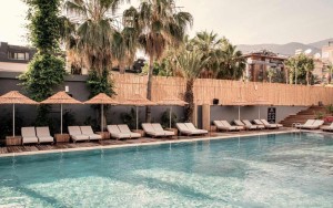 محوطه هتل محوطه هتل