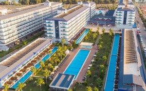 محوطه هتل محوطه هتل