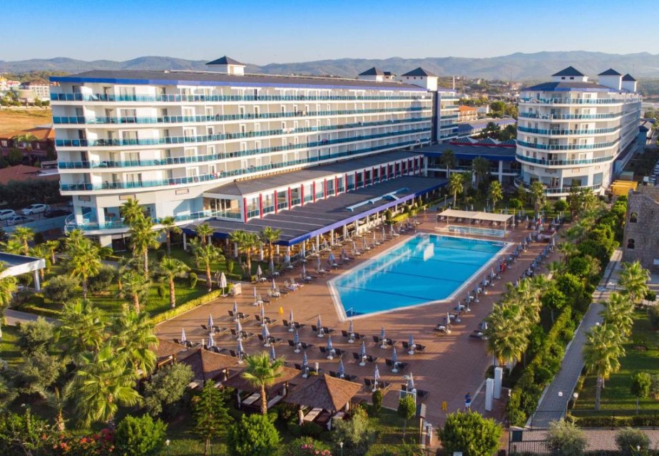 محوطه هتل محوطه هتل