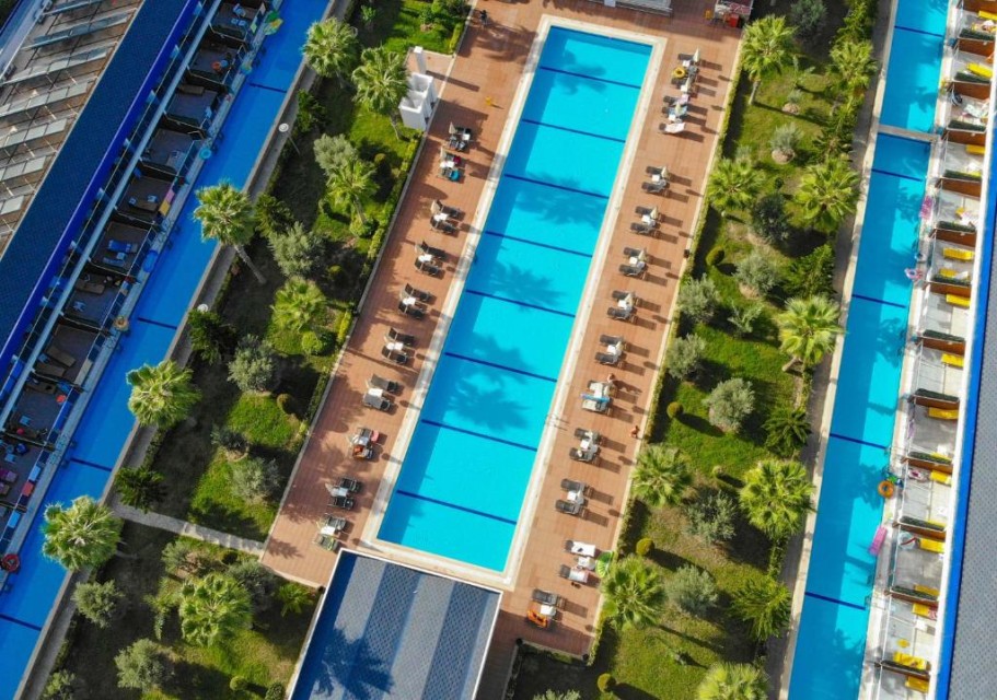 محوطه هتل محوطه هتل