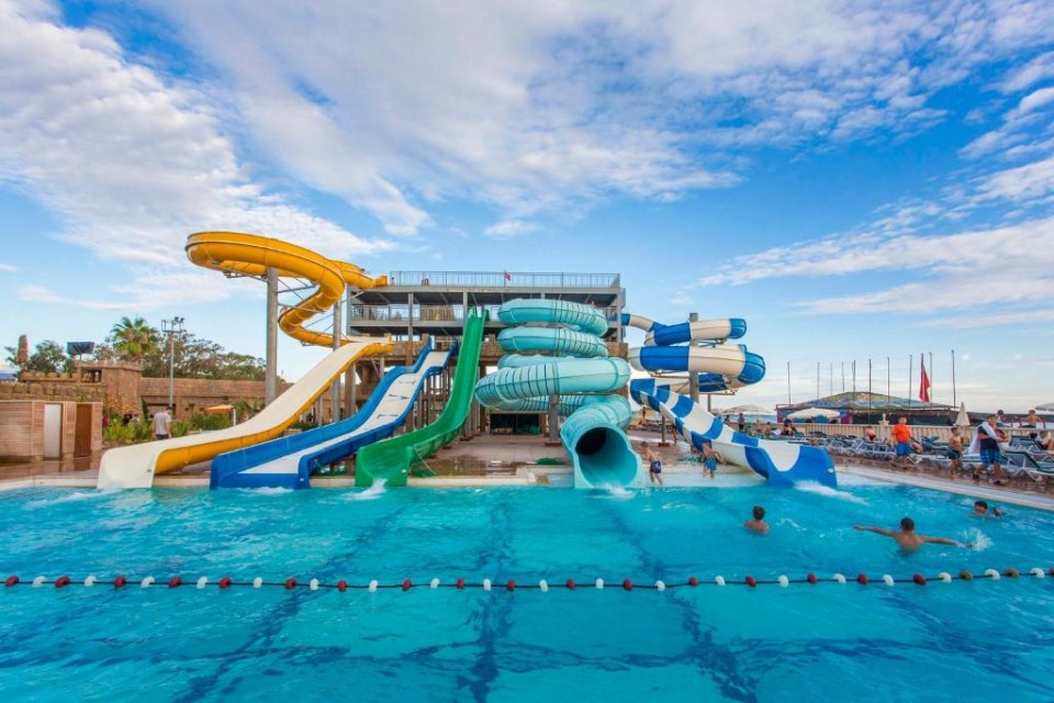 محوطه هتل محوطه هتل