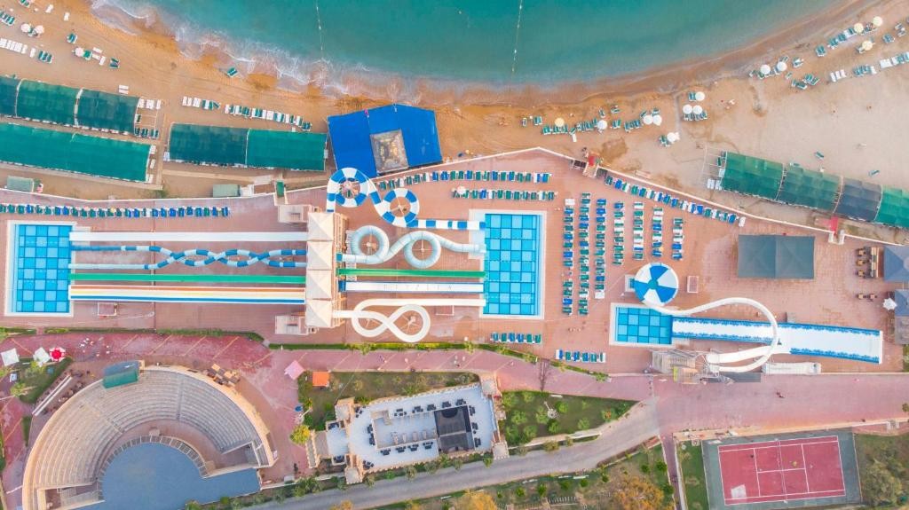 محوطه هتل محوطه هتل