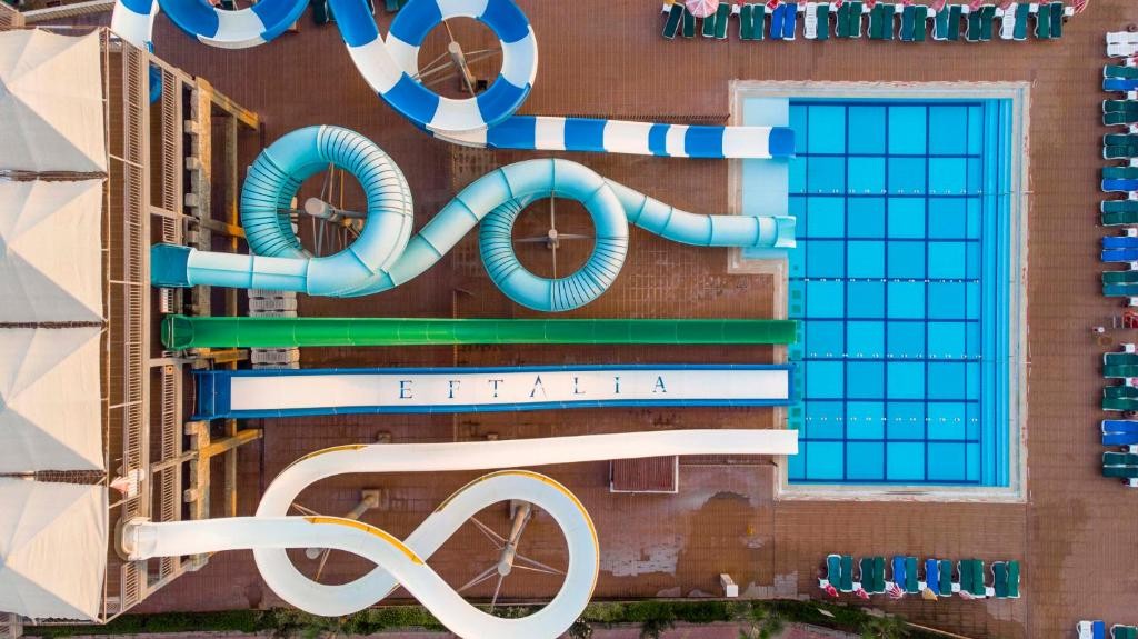 محوطه هتل محوطه هتل