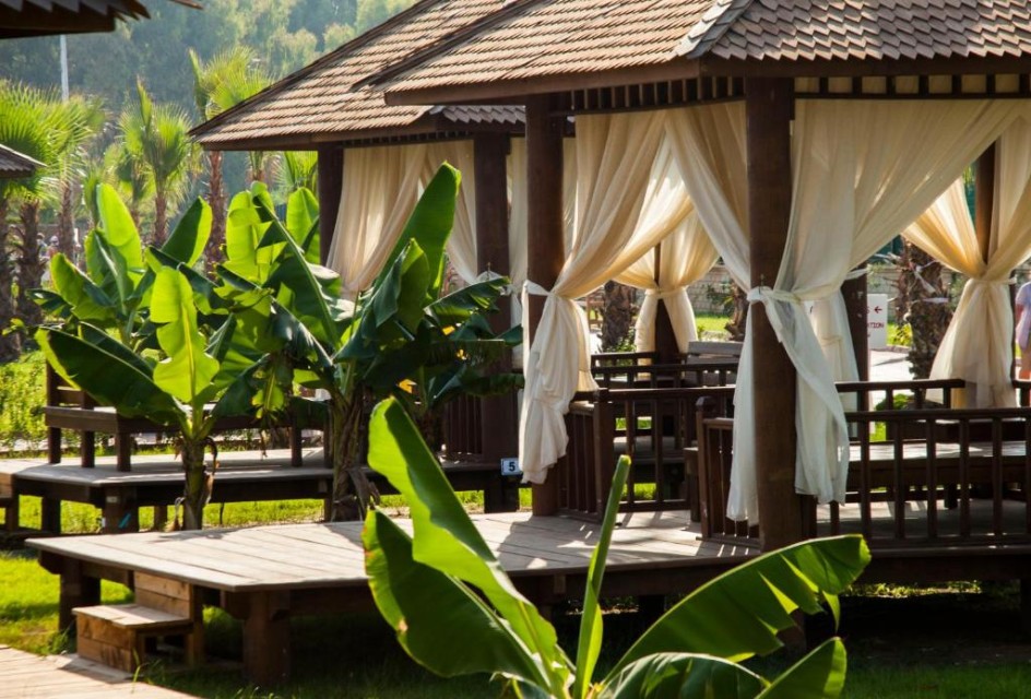 محوطه هتل محوطه هتل