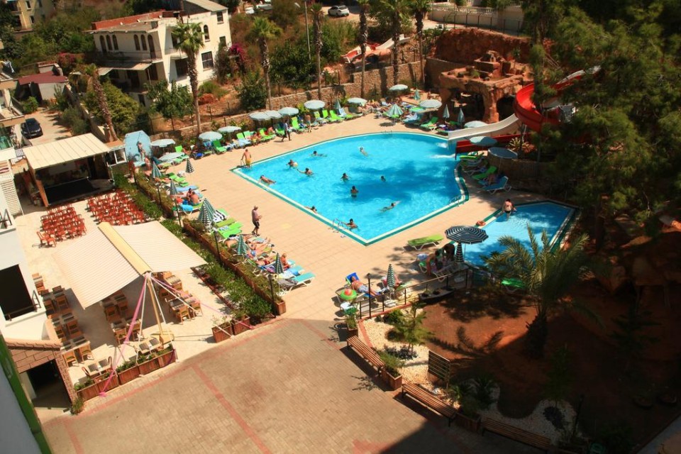 محوطه هتل محوطه هتل