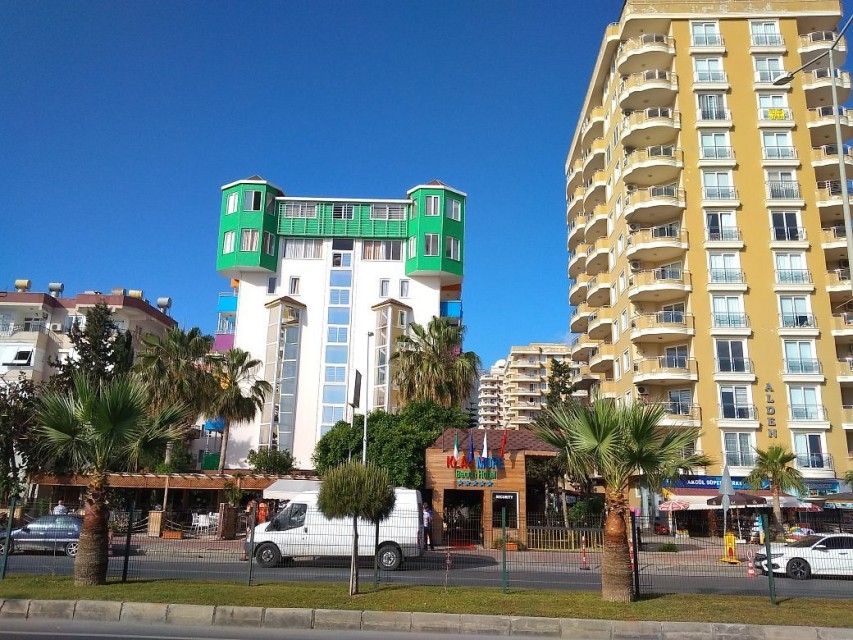 محوطه هتل محوطه هتل