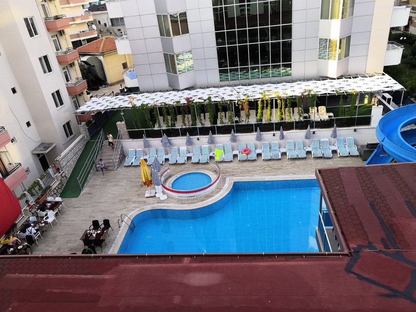 محوطه هتل محوطه هتل