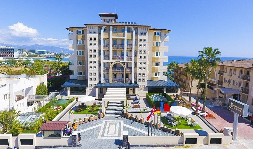 محوطه هتل محوطه هتل