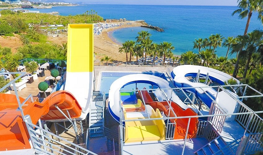 محوطه هتل محوطه هتل